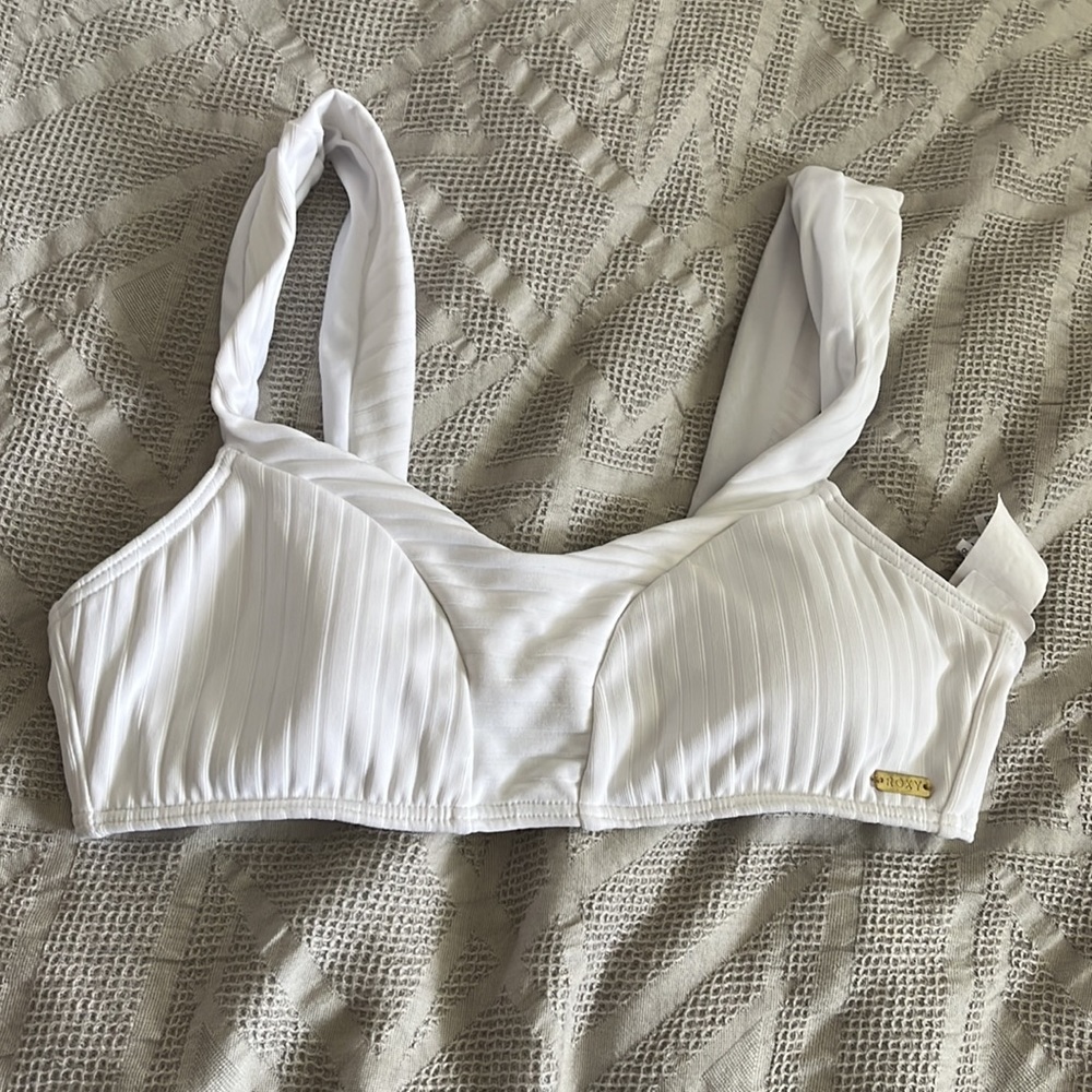 EUC Roxy Ribbed bikini top white